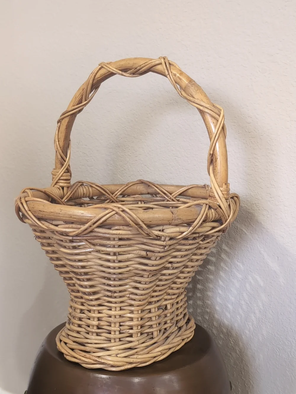 Sturdy Vintage Woven Wicker 60's 70's Wicker Hourglass Gathering Basket